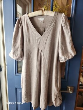 Light Taupe V-Neck Linen Tunic Dress